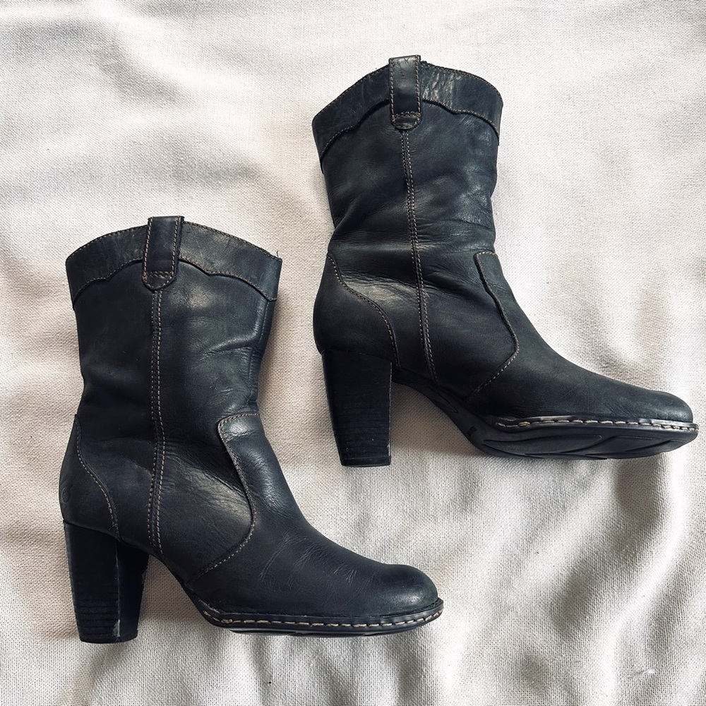 Børn Genevieve Navy Leather Western Block Heel Pull On Boots | size 8.5